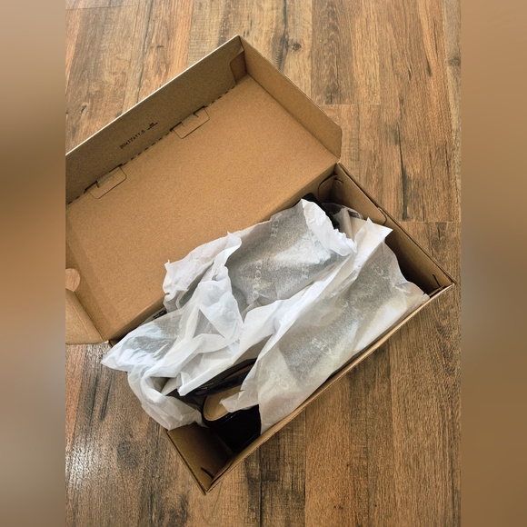 COACH Black Patent-leather Slingback Shoes Exc Cond!! - Picture 3 of 9